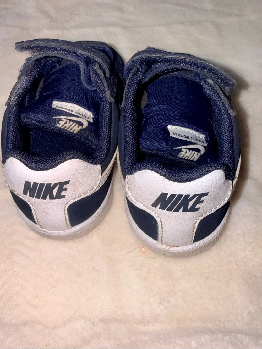 Nike Kids Court Royale hook & Loop Sneakers - Navy Blue. Kids 5.5
